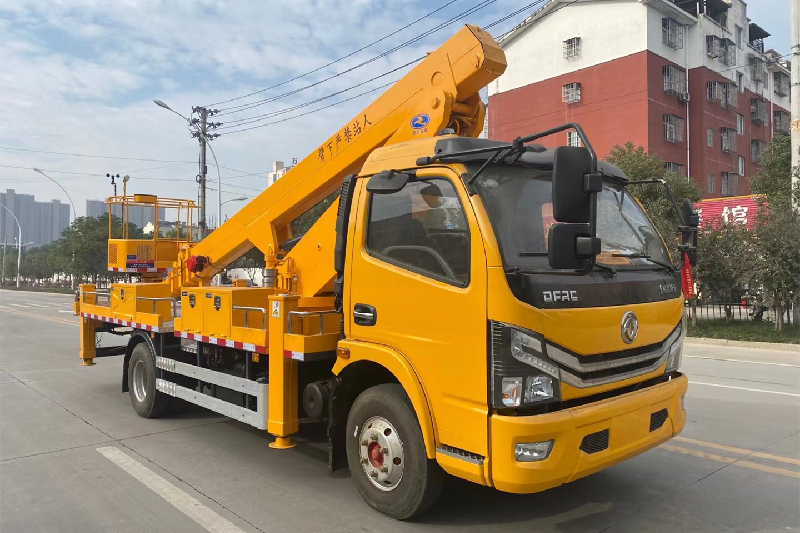 國六東風(fēng)大多利卡24米高空作業(yè)車（黃牌，伸縮臂）